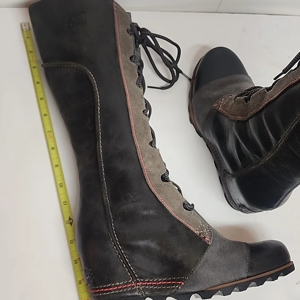 Sorel Cate The Great Sz8.5  Black Gray Olive Lace-up Tall 3.5 Hidden Wedge Boots - Picture 11 of 12